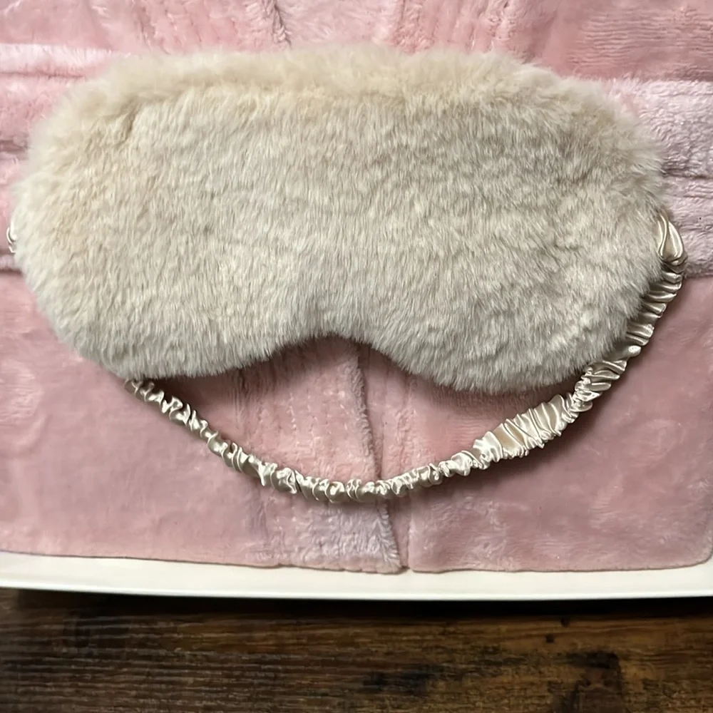 Marie Claire Paris Robe set Gift Box - Picture 4 of 10